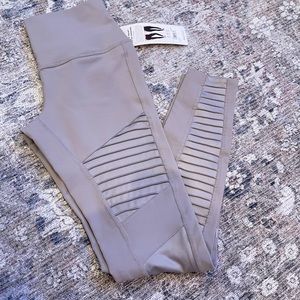 ALO Yoga Women's Light Gray Sculpt Moto Leggings